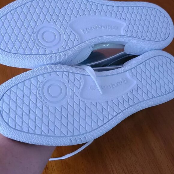 New Reebok DC Wonder Woman size 7.5 white Silver Metallic Invisible Jet sneakers - Picture 5 of 5